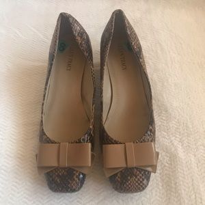 Ellen Tracy Heels